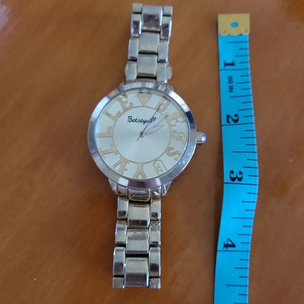 Betsey Johnson Y2K Betseyville Gold Tone‎ Watch